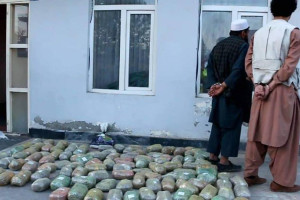 بازداشت دو قاچاقبر همراه با 115 کیلو چرس