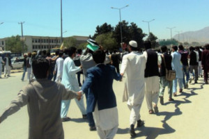 دانشجویان شرعیات  دانشگاه کابل به تصمیم دادگاه عالی اعتراض کردند