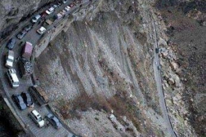 حادثه ترافیکی در مسیر کابل‌_جلاآباد ۲۰ کشته برجا گذاشت