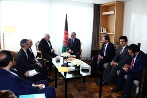 ظریف از همکاری‌ کشورش با افغانستان اطمینان داد