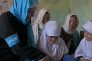 یونیسف برای ۵۰۰‌هزار کودک افغان زمینه آموزش را فراهم کرده است