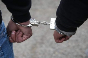 بازداشت پنج افغان با ۲۹۰ بسته مواد مخدر در ایران