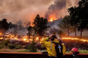 دومین آتش‌سوزی تاریخ امریکا رو به گسترش است