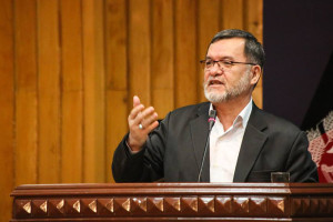 دانش: اختلاف بر سر قانون حمایت از کودکان باید حل شود