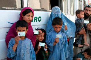 پاکستان؛ بیش از یک میلیون پناهنده افغان کمک نقدی دریافت کردند