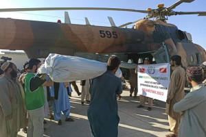 بنیاد IHH ترکیه برای زلزله‌زدگان افغانستان کمک‌های بشری توزیع کرد