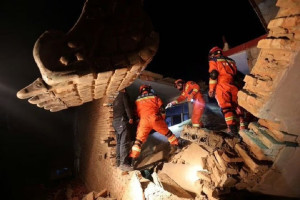 زمین‌لرزه در چین 200 کشته و زخمی برجای گذاشت