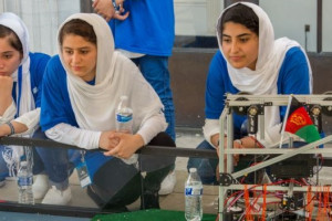 دختران روباتیک افغان در رقابت بین المللی برندۀ مقام اول شدند