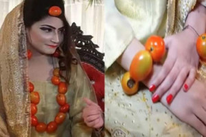 آرایش یک عروس همراه با بادنجان رومی در پاکستان