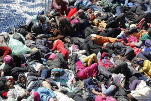 بلاتکلیفی 75 هزار پناهجو در مرزهای اروپا 
