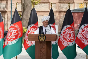 روز بیرق ملی: غنی به طالبان؛ تسلیم نمی‌شویم