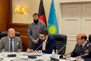 افغانستان و قزاقستان توافق‌نامه همکاری‌های نظامی امضا کردند