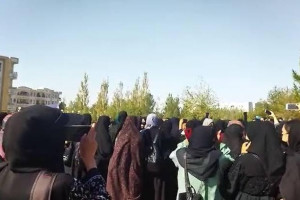 کشورهای اسلامی تعلیق تحصیل دختران را محکوم کنند