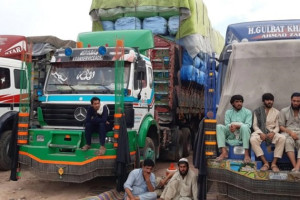 مرز عطاری؛ صادرات افغانستان به هند متوقف شد