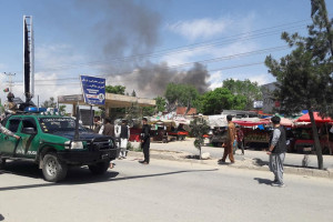 مهاجمان انتحاری بر شفاخانه دولتی غرب کابل حمله کردند