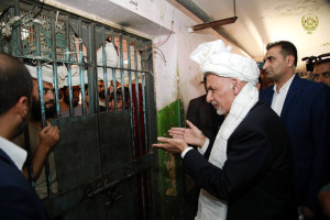 رییس جمهور با زندانیان پل‌چرخی عید مبارکی کرد