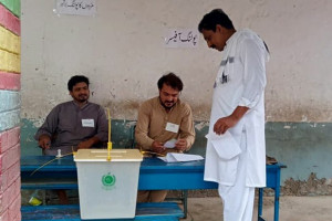 رای‌گیری انتخاباتی در پاکستان آغاز شد