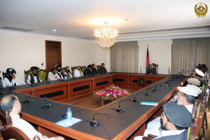 حکومت به مشکلات مردم رسیدگی میکند