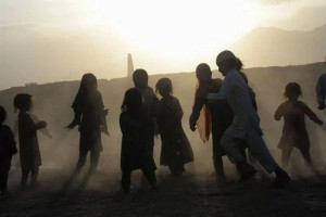 بیش از 300 کودک افغان در هفت ماه کشته و زخمی شده‌اند