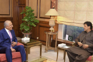 عمران خان در دیدار با ترامپ؛ گفتگو با طالبان از سر گرفته شود