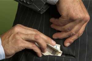 فساد اداری در افغانستان به فرهنگ مبدل شده است