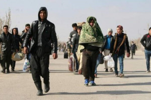     اروپا برای میزبانی از مهاجران افغان به همسایگان افغانستان کمک می‌کند