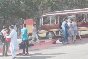 کارمندان وزارت معدن مورد حمله انتحاری قرار گرفتند