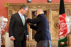 وزیر دفاع آمریکا؛ مدال عالی دولتی افغانستان را صاحب شد