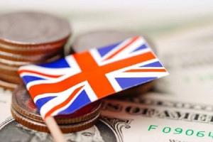 کاهش بی‌سابقه‌ی ارزش پول انگلستان در برابر دالر امریکایی