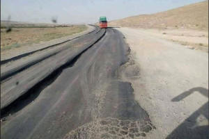 ماین های کنار جاده و اضافه وزن ترانسپورتی عامل تخریب 25درصد شاهراه های افغانستان