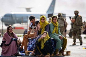 امریکا: مردم بدون دعوت‌نامه‌ به میدان هوایی کابل نروند