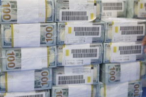 کمک‌های نقدی؛ بسته 40 میلیونی به کابل رسید