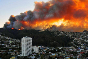آتش‌سوزی در شیلی جان دها نفر را گرفت