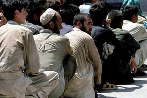 بیش از یک میلیون افغان به ایران و پاکستان آواره شده‌اند