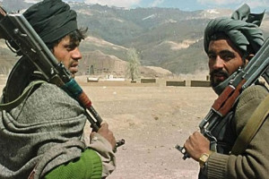 دو تروریست پاکستانی به نیروهای افغان تسلیم شدند
