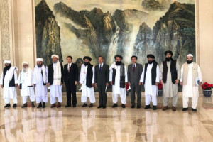 چین به ملا برادر: در امور افغانستان دخالت نمى‌كنیم