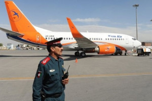 برگشت هواپیمای هیات پاکستانی از کابل جنجالی شد