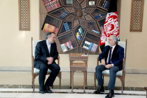 تحولات منطقه؛ محور بحث عبدالله و سفیر ایران در کابل