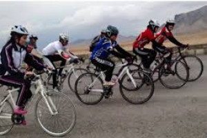 صد ورزشکار بایسکل سوار در بامیان رکاب زدند