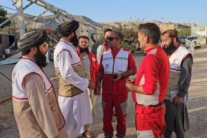 کمک بشردوستانه هلال احمر ایران برای زلزلهزدگان کنر به هرات رسید