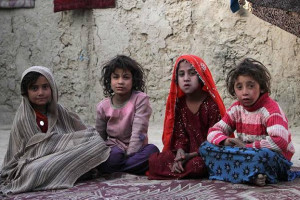 کودکان افغان در ماه رمضان گرسنه می‌خوابند