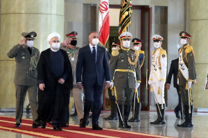 نخست‌وزیر عراق به ایران سفر کرد