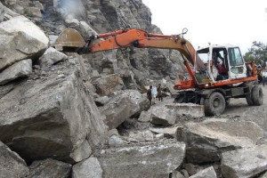 کار بازسازی دو شاهراه آغاز میشود