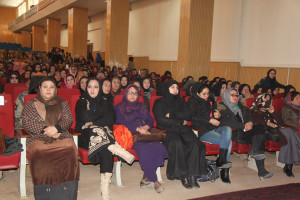 زنان افغان به عنوان یک انسان مورد احترام قرار گیرند