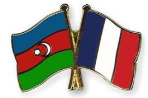 آذربایجان بیانیۀ وزیر خارجه فرانسه را مغرضانه خواند