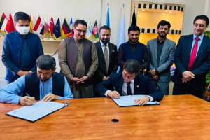 امضای قرارداد ساخت میدان هوایی ننگرهار به ارزش ۷۹.۹ ملیون افغانی