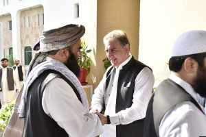 دیدار وزیر خارجه پاکستان با هیئت طالبان در اسلام‌آباد