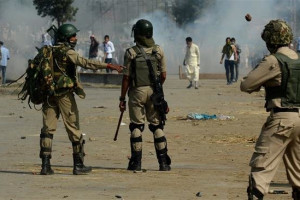 با گسترش اعتراضات؛ دولت هند چند شاهراه را در کشمیر مسدود کرد