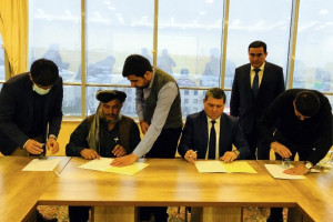 قرارداد برق وارداتی میان افغانستان و تاجیکستان امضا شد