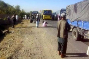صد ها مسافر در مسیر کابل-قندهار گیرمانده اند